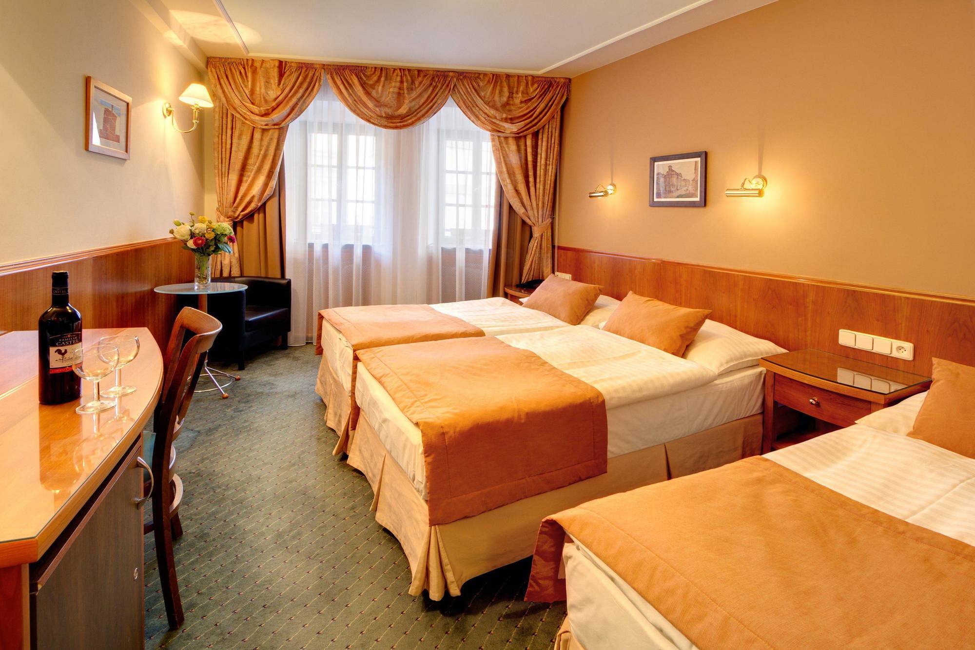 Clementin Hotel Praga Esterno foto